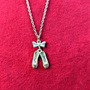 ❤️❤️SOLD❤️❤️Necklace with cute ballet slippers